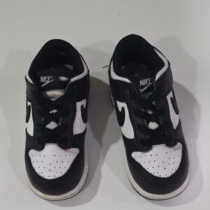 Nike Kids Black and White Sneakers Size 8c